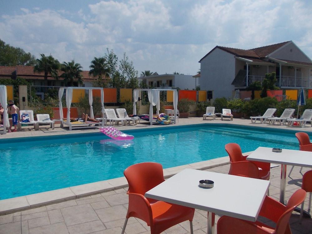 Kavos Central Gardens Esterno foto
